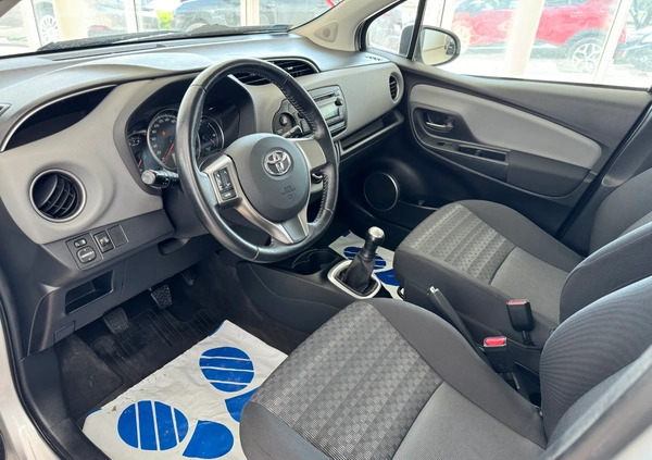Toyota Yaris cena 37500 przebieg: 142578, rok produkcji 2015 z Częstochowa małe 497